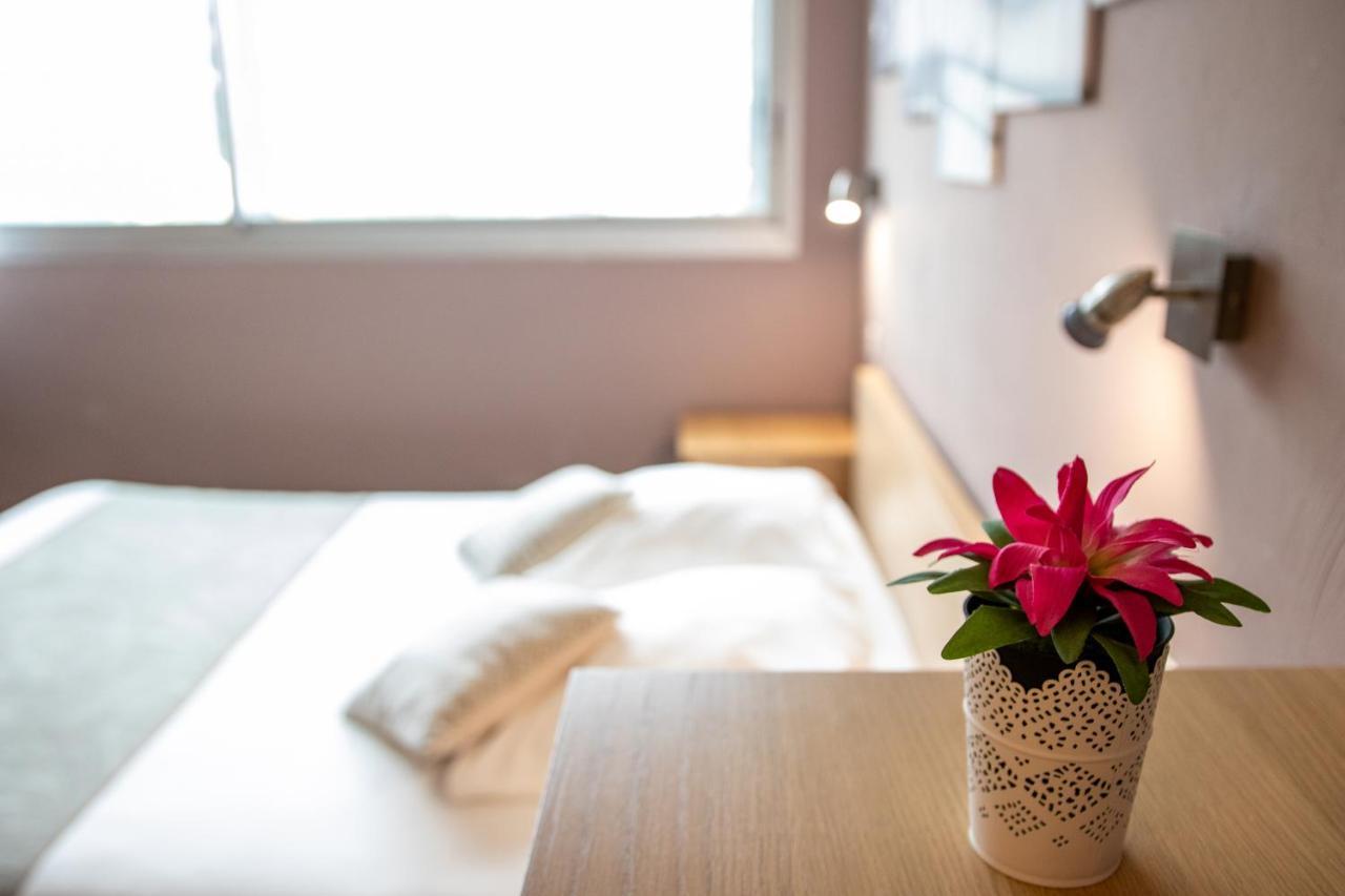 Hotel Les Flots Bleus Savines-le-Lac Buitenkant foto