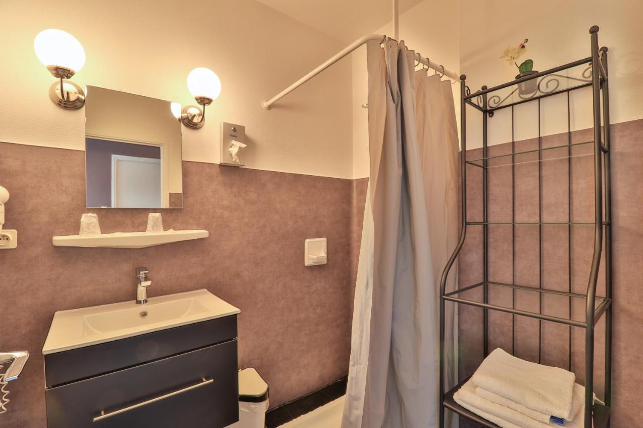 Hotel Les Flots Bleus Savines-le-Lac Buitenkant foto