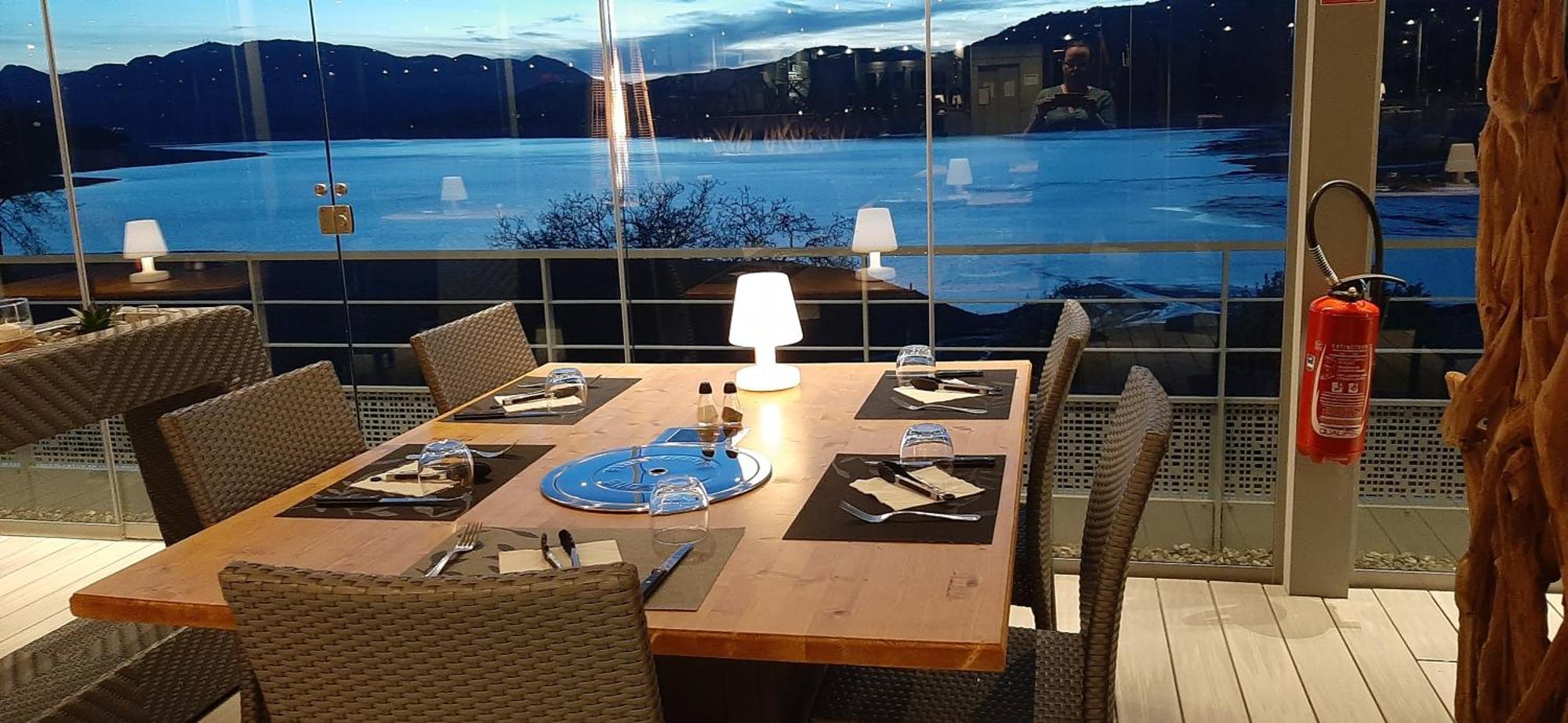Hotel Les Flots Bleus Savines-le-Lac Buitenkant foto