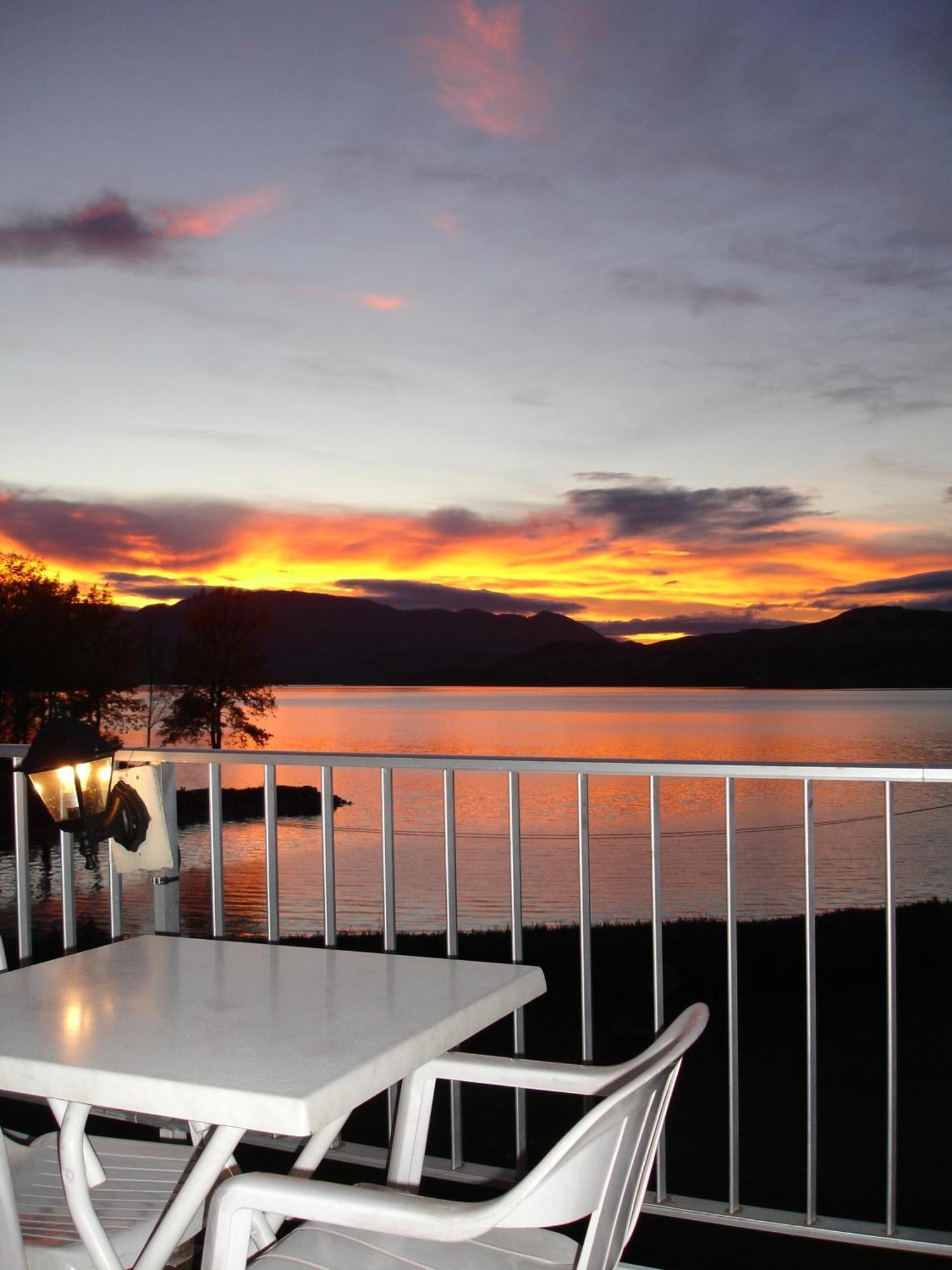 Hotel Les Flots Bleus Savines-le-Lac Buitenkant foto
