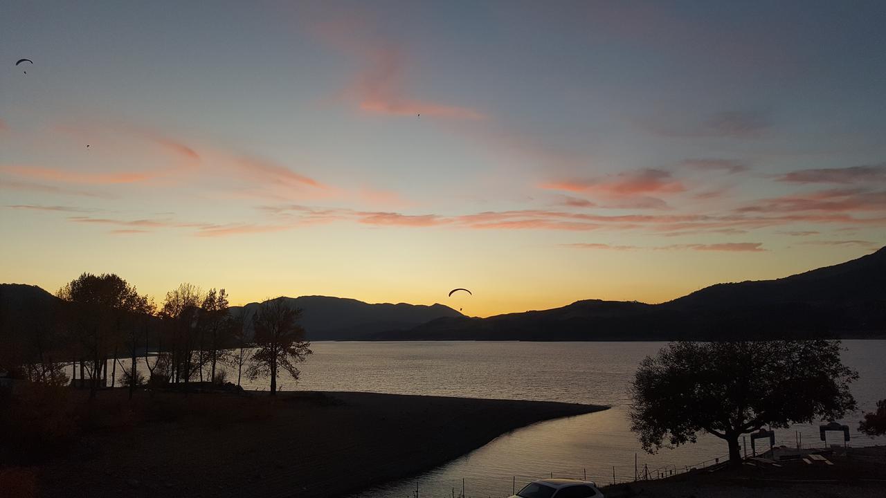 Hotel Les Flots Bleus Savines-le-Lac Buitenkant foto